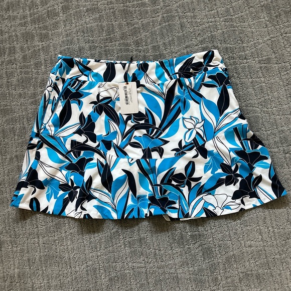 NWT Tail Women’s Kioko 17” Flounce Golf Skort- Size XL - Picture 1 of 5